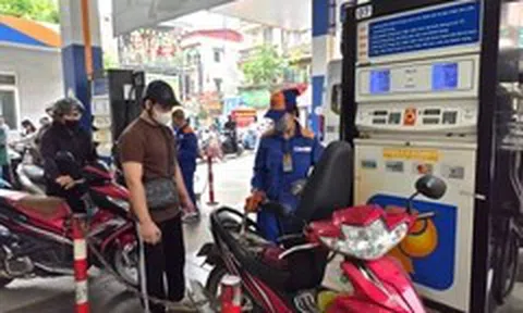 Bán lẻ, phân phối xăng dầu 'tố' đầu mối không cấp đủ hàng, Petrolimex lên tiếng về nguồn cung