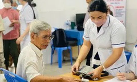 Tăng tốc chiến dịch 100 ngày cập nhật sổ sức khỏe điện tử trên VNeID