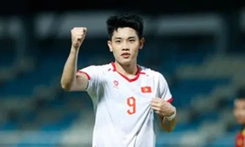 Tài Lộc trở lại, ông Kim Sang Sik khó nghĩ với Đình Bắc