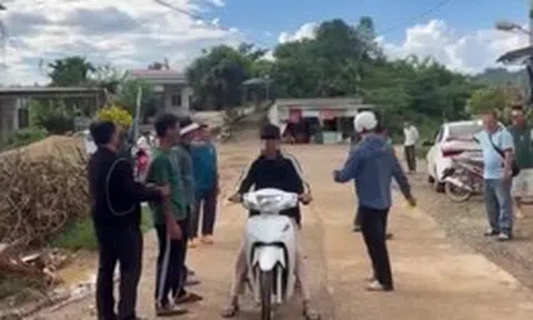 Xin đi nhờ rồi đấm ngã chủ xe cướp tài sản