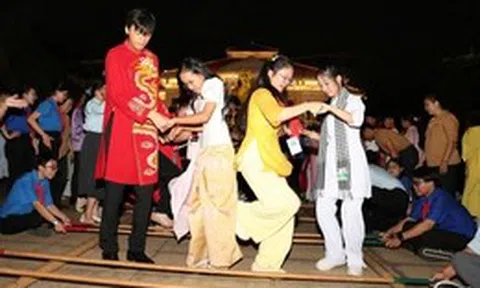 Nhịp cầu văn hóa của thiếu nhi Việt Nam - Lào - Campuchia