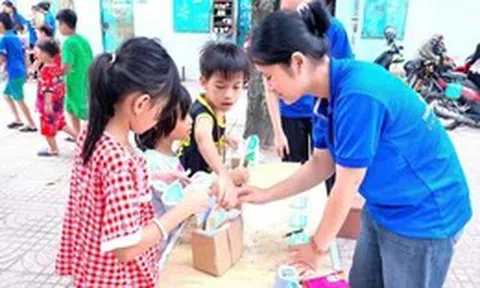 Tổ chức nhiều hoạt động vui chơi cho con của công nhân tại các khu trọ