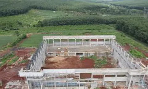 Vụ sập mái Nhà thi đấu hơn 22 tỷ đồng: Công an vào cuộc, Sở Xây dựng chỉ loạt tồn tại