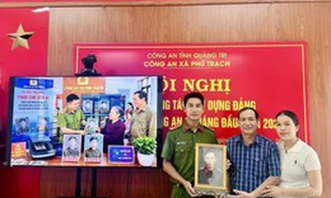 Công an Quảng Trị giúp người dân phục dựng ảnh liệt sĩ, người có công