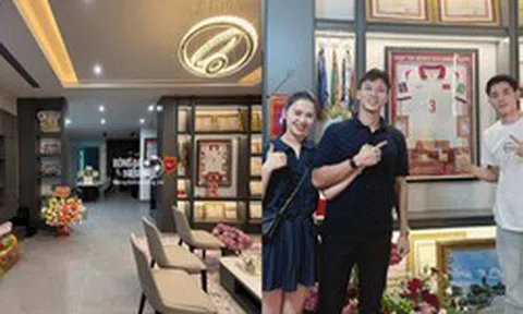 Bên trong căn nhà ở quê của Đình Bắc: Nhìn bộ sưu tập danh hiệu, bằng khen mà choáng váng