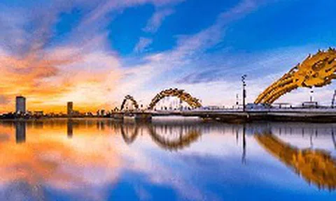 Thành phố đáng sống bậc nhất Việt Nam sở hữu cây cầu đầu tiên và duy nhất có thể phun lửa, phun nước, thiết kế độc đáo lọt top kỳ quan kiến trúc thế giới