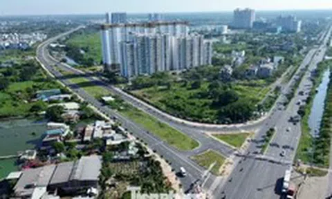 Vì sao nút giao quốc lộ gần 600 tỷ ở TPHCM đã hoàn thành vẫn phải 'đắp chiếu'?