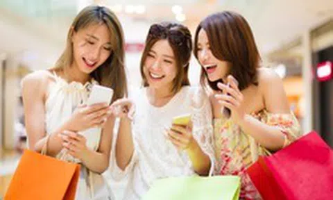 Người Việt ngày càng mạnh tay mua sắm online: Chi gần 292.000 tỷ đồng trong nửa năm, mỗi món trên Shopee tăng 43%, hàng loạt shop nhỏ biến mất