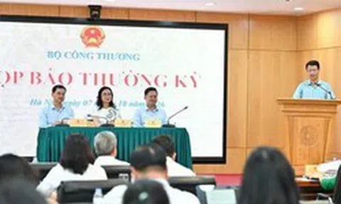 Bộ Công thương nói về việc dùng chung trạm sạc xe điện