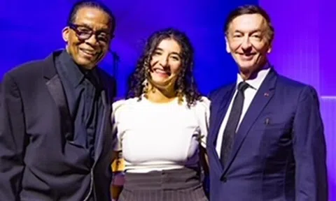 Malou Oheix đến từ Pháp Giành Giải Nhất Cuộc Thi Giọng Hát Jazz Quốc Tế Herbie Hancock Institute năm 2026 tại Fondation Louis Vuitton