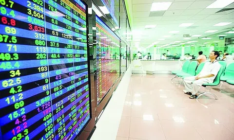 Diễn biến thị trường chứng khoán ngày 19/10: Giao dịch trong biên hẹp, duy trì sắc xanh nhẹ