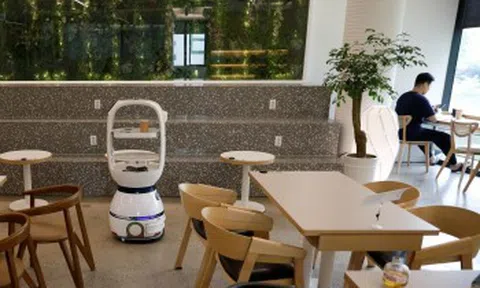 Khi robot thay thế sức người trong kinh doanh