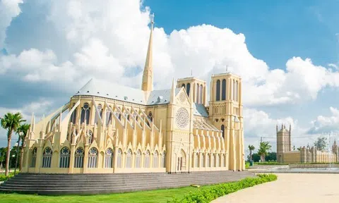 Check-in điểm đến nổi tiếng của 5 nước tại công viên The Destina