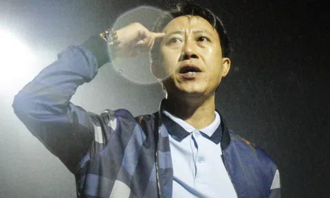 Nhà vô địch V.League 2017 đối diện nguy cơ xuống hạng