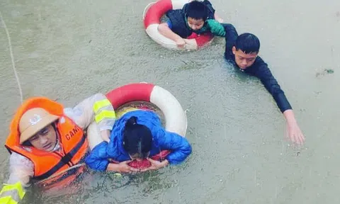 Những người đi xuyên tâm lũ