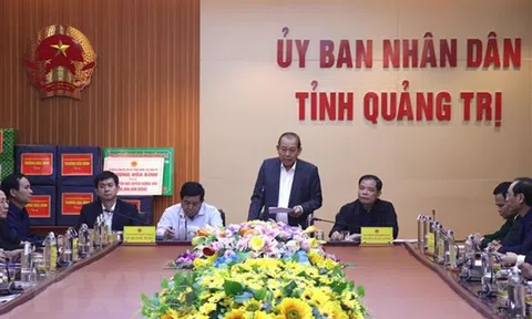 Phó Thủ tướng Thường trực Trương Hòa Bình chỉ đạo khắc phục hậu quả lũ lụt ở Quảng Trị
