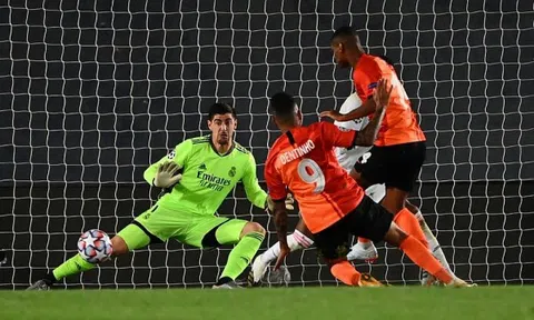 Zidane hứa 'sửa chữa' sau trận Real Madrid thua sốc Shakhtar