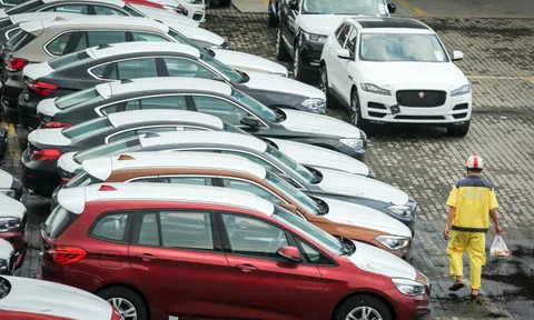 Ôtô Indonesia giá gốc dưới 300 triệu đổ vào Việt Nam