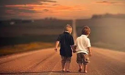 Gà cùng một mẹ