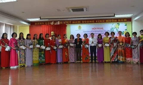 Biểu dương phụ nữ ngành y tiêu biểu phòng, chống dịch Covid-19