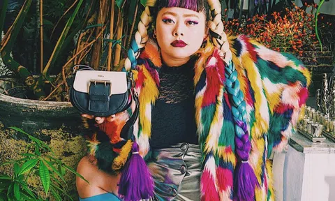 Nữ diễn viên hài nặng 95 kg, ăn mặc sành điệu