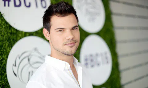 Bên trong biệt thự 3,8 triệu USD của tài tử 'Chạng vạng'