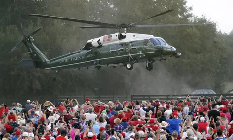 TT Trump ráo riết tổ chức vận động, ông Biden phản đòn bằng Covid-19