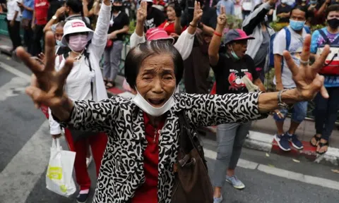 Biểu tình tại Bangkok trước thềm phiên họp quốc hội Thái Lan