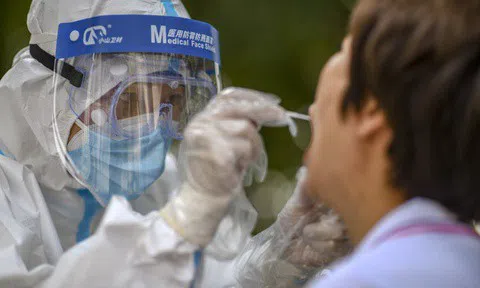 Trung Quốc bùng phát ổ dịch Covid-19 lớn nhất trong 4 tháng