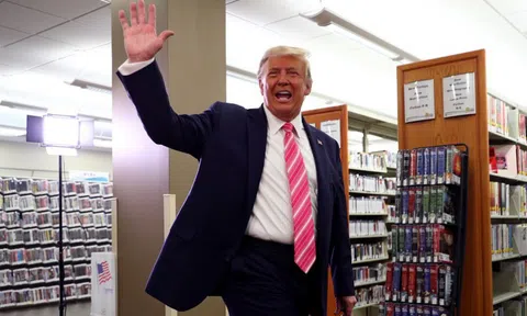 Tổng thống Trump bỏ phiếu cho chính mình tại bang Florida