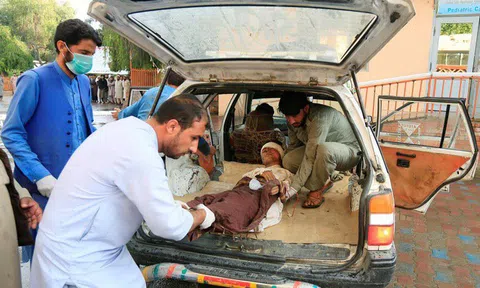 Đánh bom liều chết ở Afghanistan làm 13 người thiệt mạng