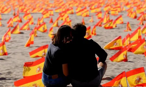 Tây Ban Nha ban bố tình trạng khẩn cấp toàn quốc vì Covid-19