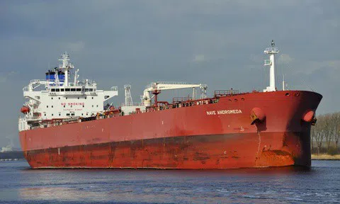 Tàu chở dầu đến Anh bị chiếm quyền điều khiển