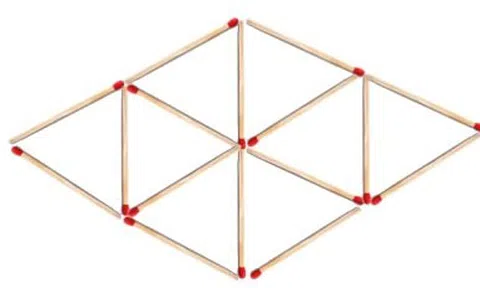 Thử thách di chuyển 4 que diêm để có 4 hình tam giác