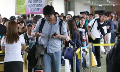 Philippines đuổi gần 3.000 người Trung Quốc về nước