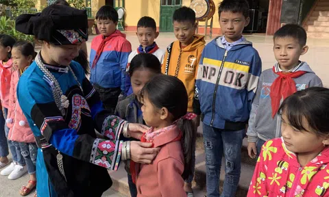 Chiếc can nhựa 9 năm và câu chuyện nghề giáo vùng cao