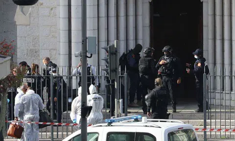 Danh tính nghi phạm vụ chặt đầu người tại nhà thờ Pháp