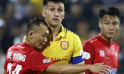 Kịch bản nào giúp nhà vô địch V.League 2017 trụ hạng