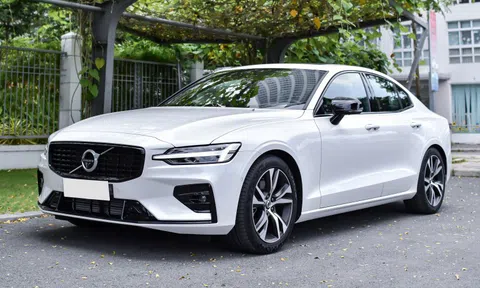 Chi tiết Volvo S60 R-Design giá từ 1,7 tỷ đồng, đối thủ Mercedes C 200