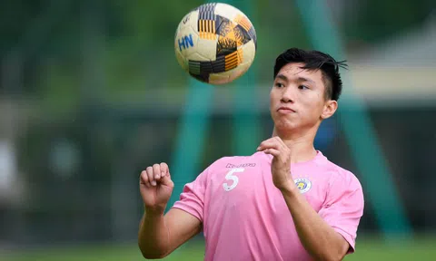 'Văn Hậu chưa thể vào đội hình xuất phát'