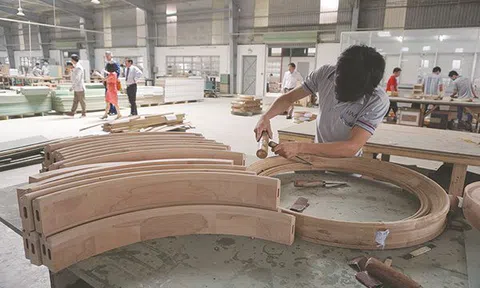 Chi phí không chính thức vẫn đeo đẳng doanh nghiệp