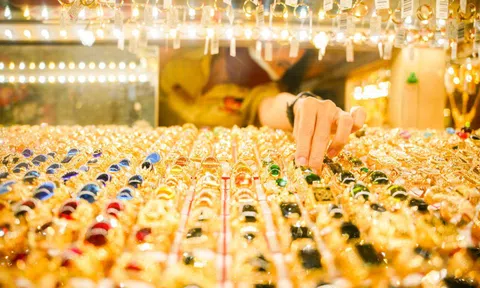 Giá vàng giảm tháng thứ 3 liên tiếp