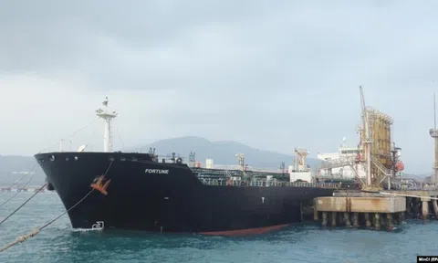 Mỹ bán dầu tịch thu từ tàu Iran, thu về hơn 40 triệu USD