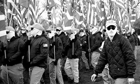 Nhóm da trắng cực hữu chuẩn bị cho thời kỳ hậu Tổng thống Trump