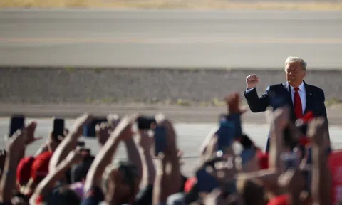 TT Trump có thể tiếp tục vận động sau ngày bầu cử