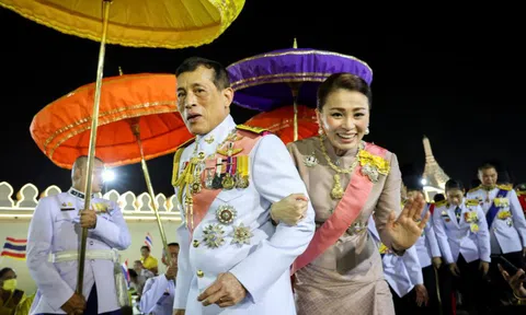 Vua Thái Lan trở thành thách thức đối ngoại với Berlin