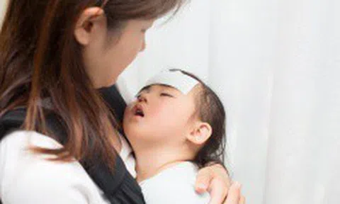 Điều trị và chăm sóc trẻ sốt rét