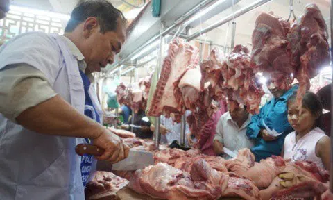 Thị trường thịt heo điều chỉnh giảm, lo ngại tăng giá dịp cuối năm