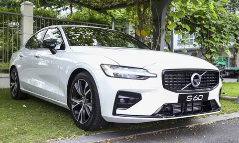Chọn Volvo S60 R-Design hay Mercedes-Benz C 200 với 1,7 tỷ đồng?