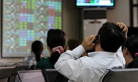 Chứng khoán phiên sáng ngày 3/11: VN-Index tăng hơn 2 điểm